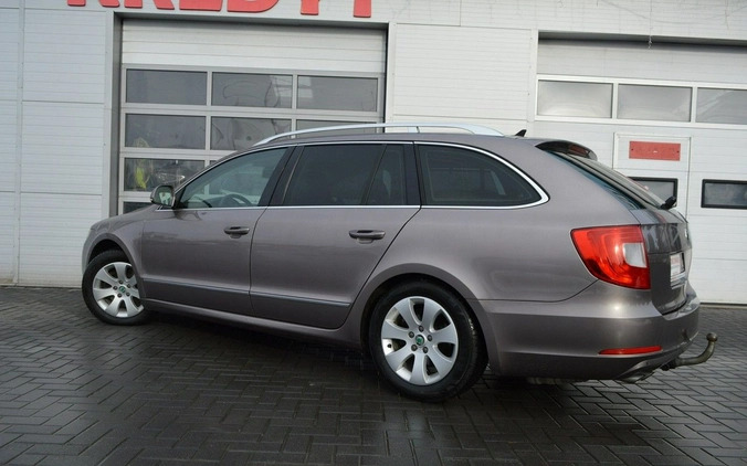 Skoda Superb cena 31000 przebieg: 226000, rok produkcji 2011 z Hrubieszów małe 781